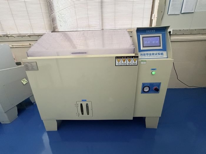 Salt spray test chamber in the TYF laboratory